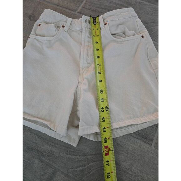 Women's Zara High Waisted Jeans Shorts Off White Size 6 - Picture 2 of 8